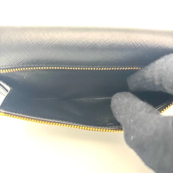 Prada Black Saffiano Leather Wallet - Picture 3 of 11